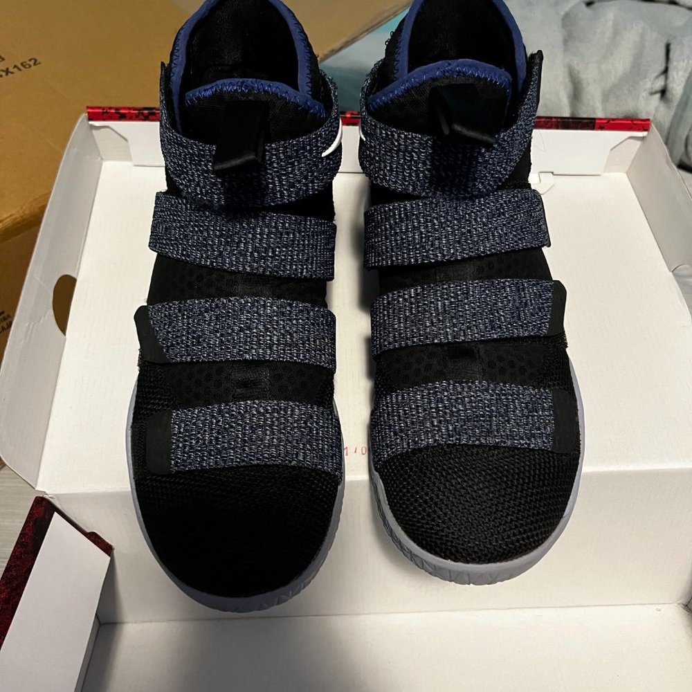 Lebron Soldier XI